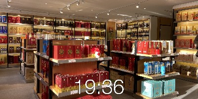 酒品展示柜怎么分类呢？